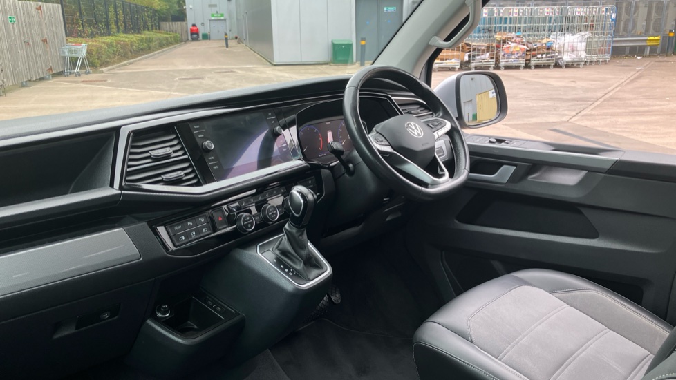 Volkswagen Caravelle 2.0 TDI Executive 204 5dr DSG Diesel Estate - Image 9
