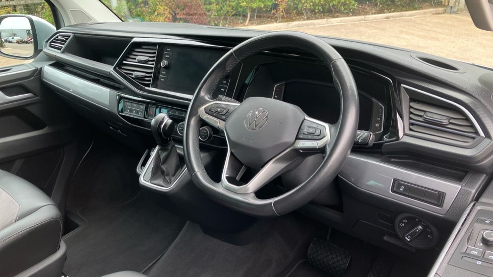 Volkswagen Caravelle 2.0 TDI Executive 204 5dr DSG Diesel Estate - Image 11