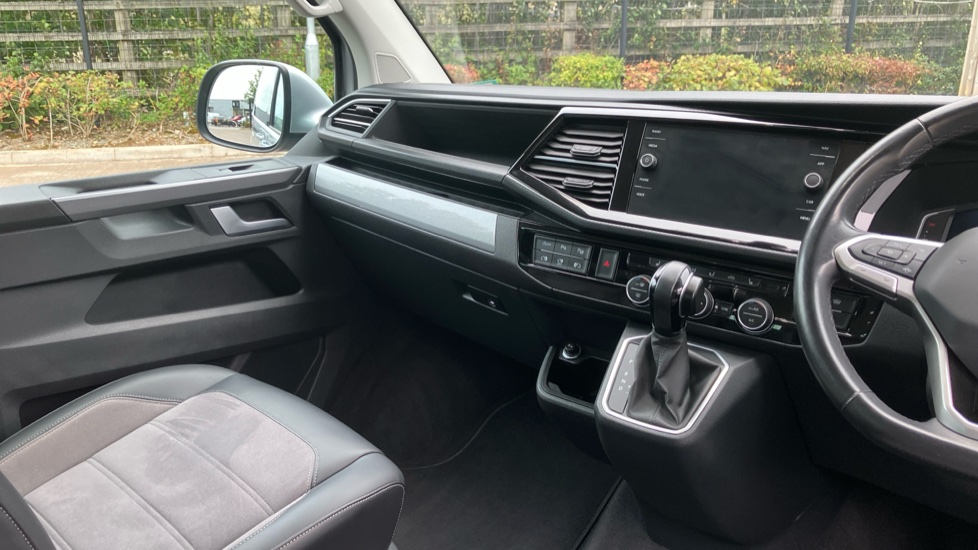 Volkswagen Caravelle 2.0 TDI Executive 204 5dr DSG Diesel Estate - Image 14