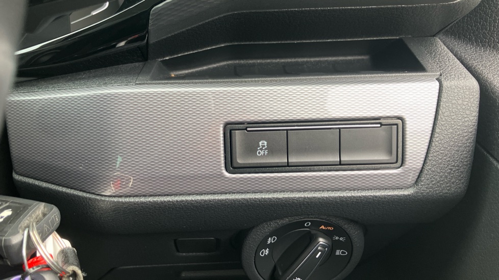 Volkswagen Caravelle 2.0 TDI Executive 204 5dr DSG Diesel Estate - Image 35