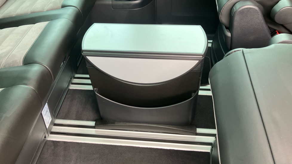 Volkswagen Caravelle 2.0 TDI Executive 204 5dr DSG Diesel Estate - Image 40