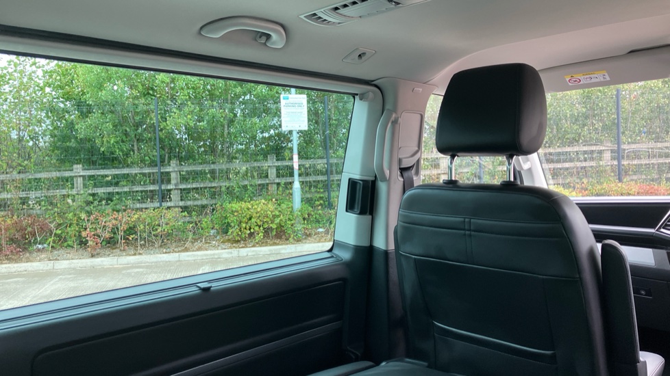 Volkswagen Caravelle 2.0 TDI Executive 204 5dr DSG Diesel Estate - Image 48