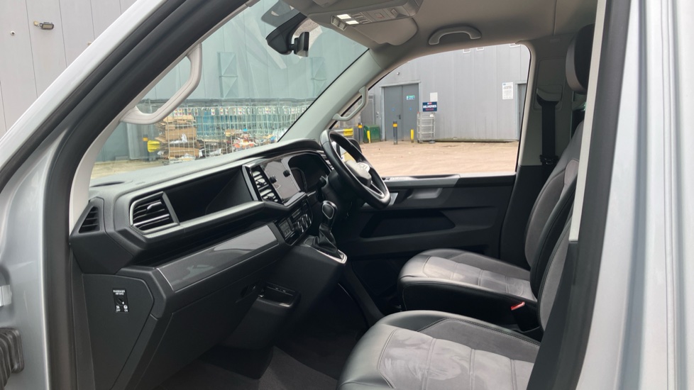 Volkswagen Caravelle 2.0 TDI Executive 204 5dr DSG Diesel Estate - Image 71