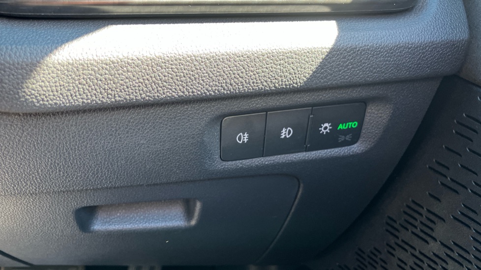 Skoda Octavia 2.0 TSI vRS 5dr DSG Petrol Estate - Image 34