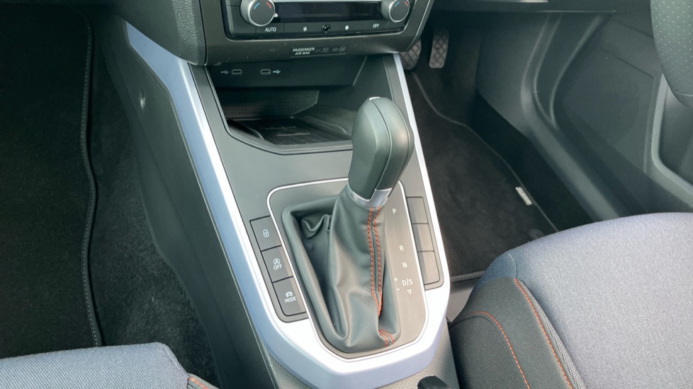 SEAT Arona 1.0 TSI 110 FR 5dr DSG Petrol Hatchback - Image 13