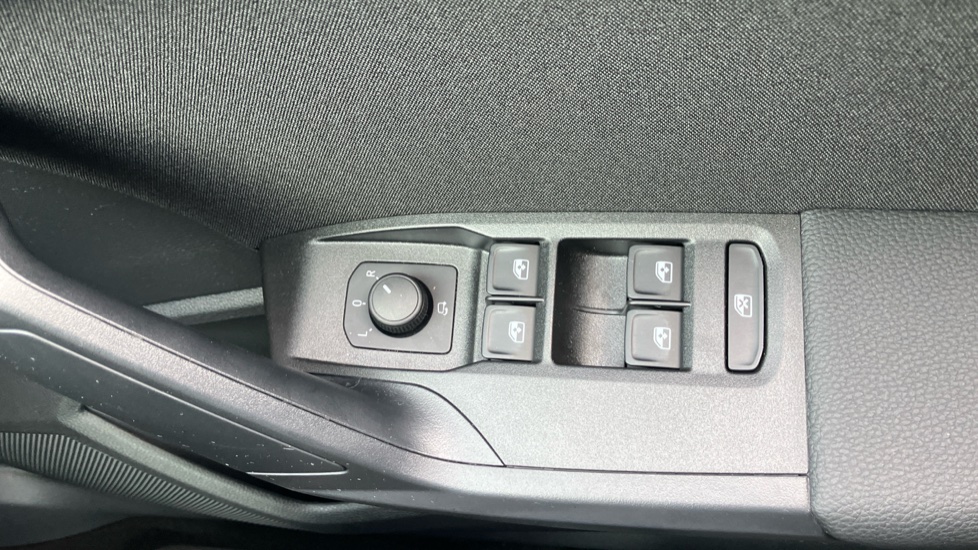 SEAT Arona 1.0 TSI 110 FR 5dr DSG Petrol Hatchback - Image 38