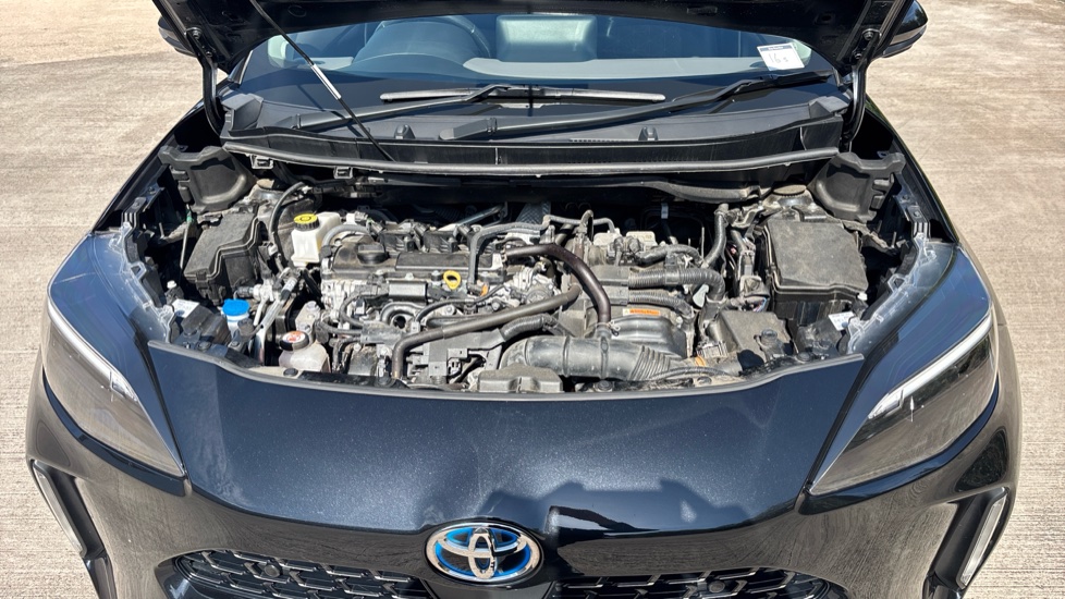 Toyota Yaris Cross 1.5 Hybrid Excel AWD 5dr CVT Hybrid Estate - Image 8