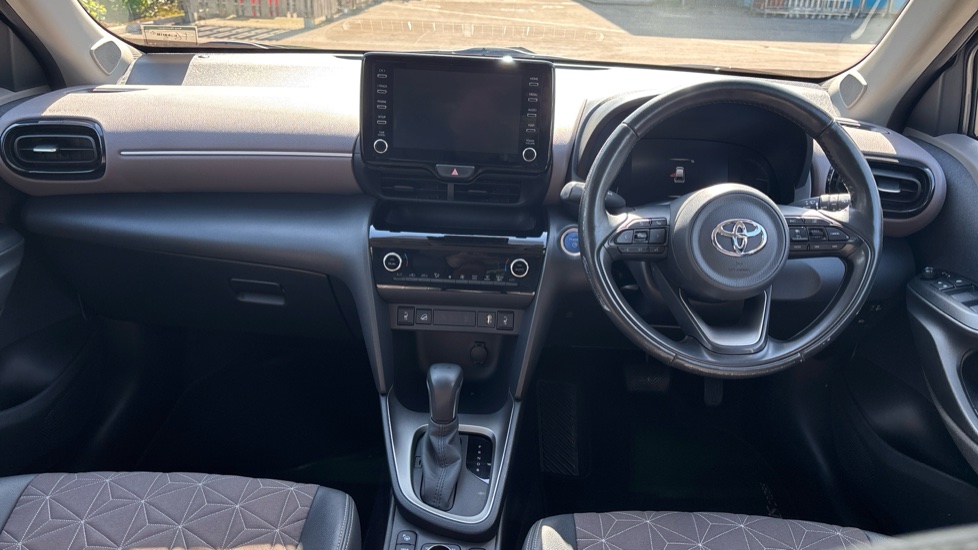 Toyota Yaris Cross 1.5 Hybrid Excel AWD 5dr CVT Hybrid Estate - Image 10