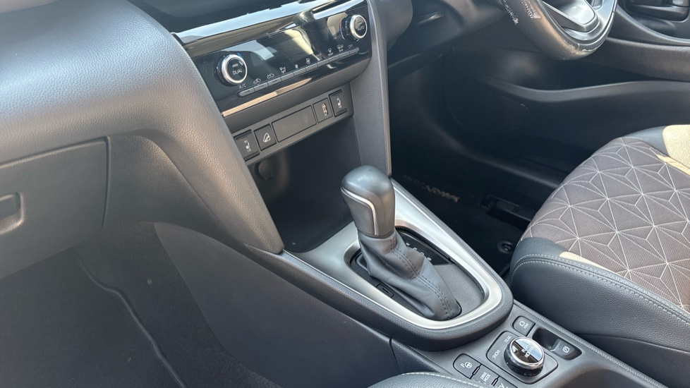 Toyota Yaris Cross 1.5 Hybrid Excel AWD 5dr CVT Hybrid Estate - Image 13