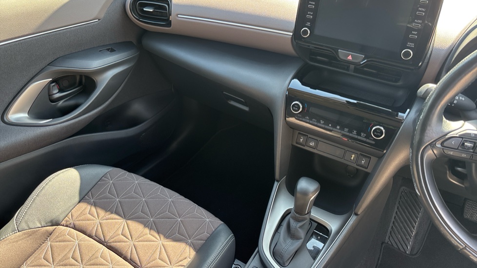 Toyota Yaris Cross 1.5 Hybrid Excel AWD 5dr CVT Hybrid Estate - Image 14