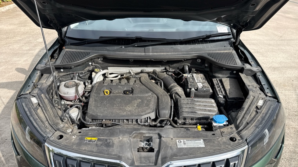Skoda Karoq 1.5 TSI SE Technology 5dr DSG Petrol Estate - Image 8