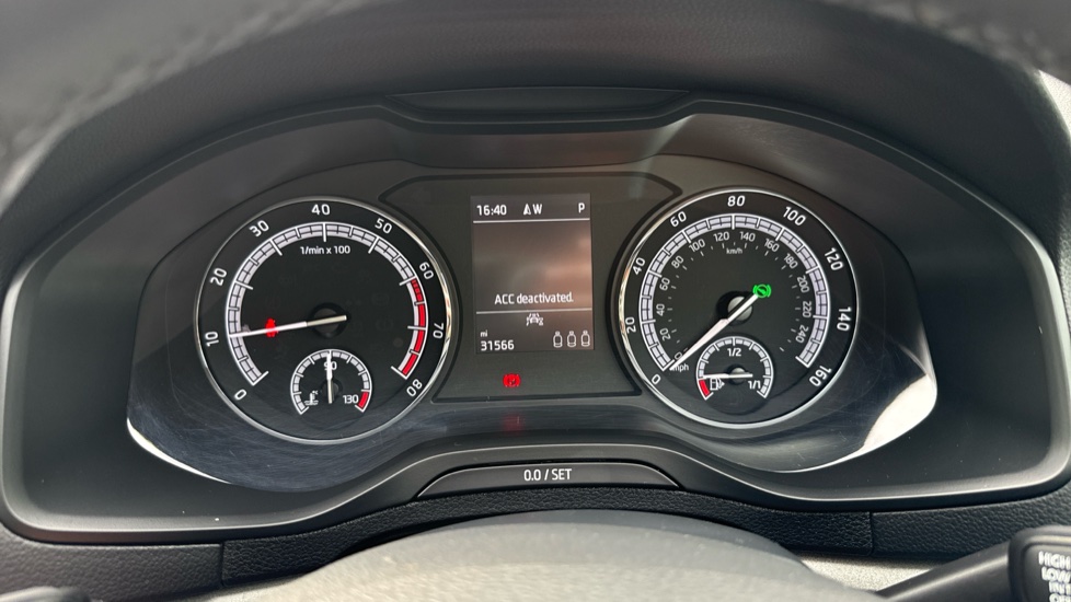 Skoda Karoq 1.5 TSI SE Technology 5dr DSG Petrol Estate - Image 18
