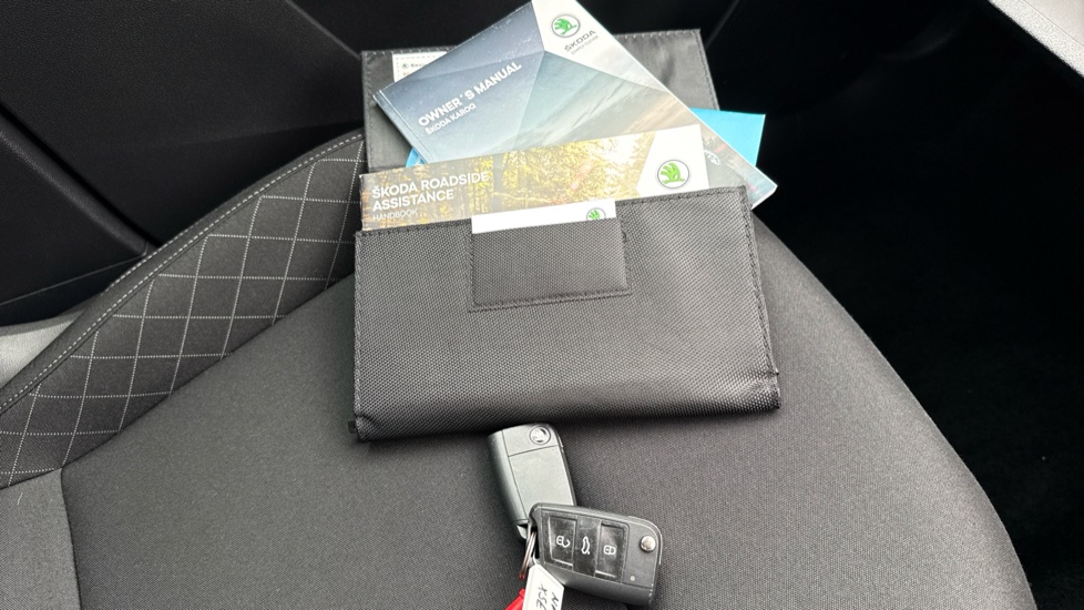 Skoda Karoq 1.5 TSI SE Technology 5dr DSG Petrol Estate - Image 19