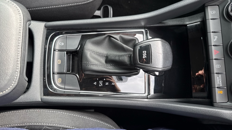 Skoda Karoq 1.5 TSI SE Technology 5dr DSG Petrol Estate - Image 26