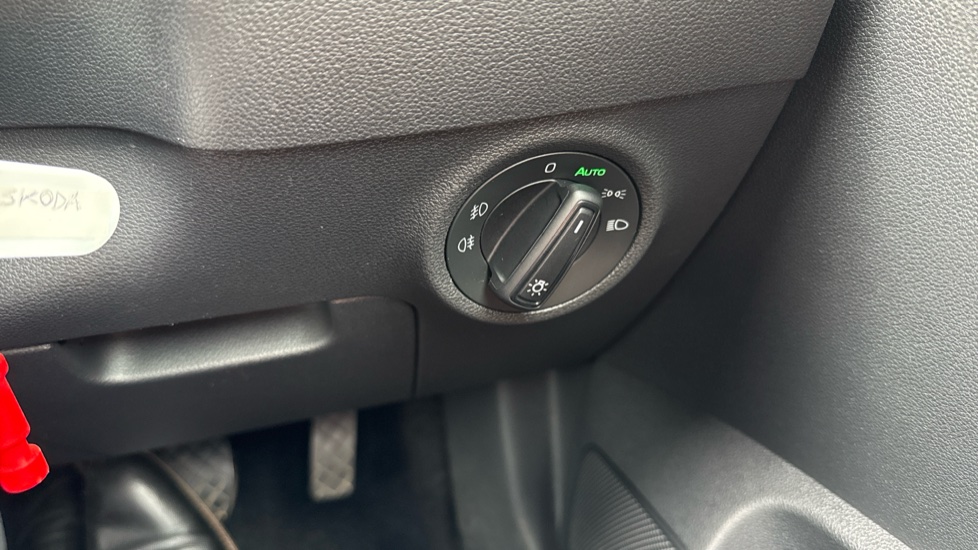 Skoda Karoq 1.5 TSI SE Technology 5dr DSG Petrol Estate - Image 29