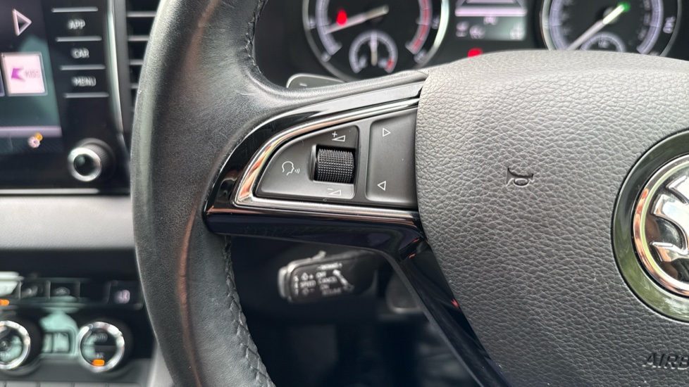 Skoda Karoq 1.5 TSI SE Technology 5dr DSG Petrol Estate - Image 30