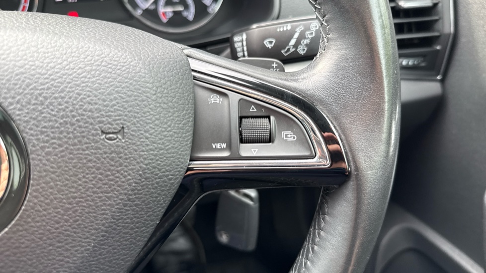 Skoda Karoq 1.5 TSI SE Technology 5dr DSG Petrol Estate - Image 31