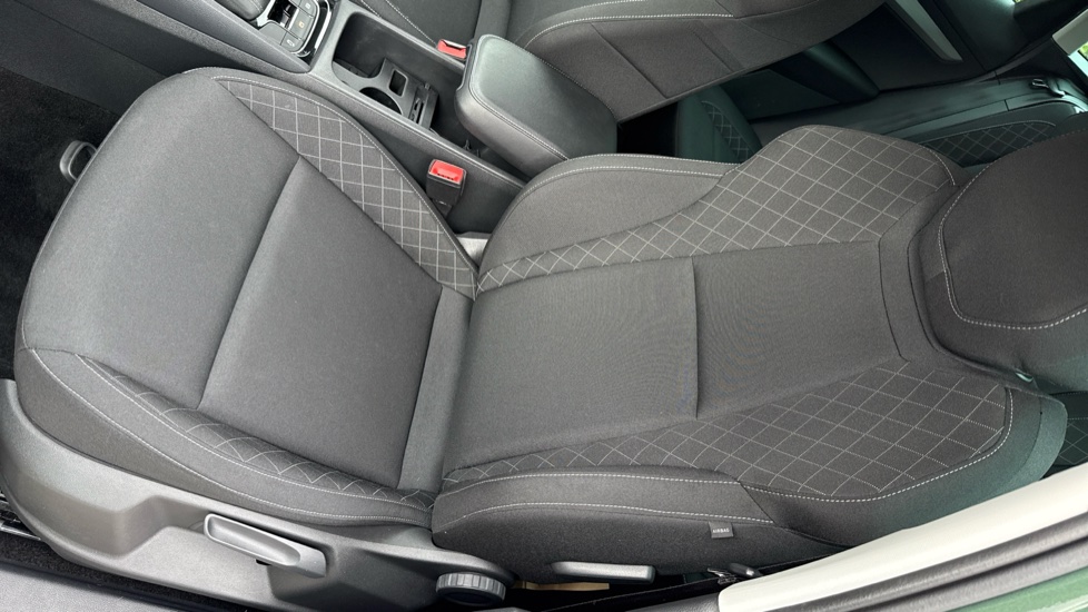 Skoda Karoq 1.5 TSI SE Technology 5dr DSG Petrol Estate - Image 39