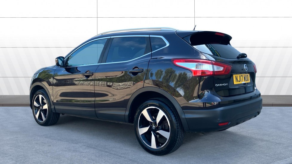Nissan Qashqai 1.5 dCi N-Vision 5dr Diesel Hatchback - Image 2