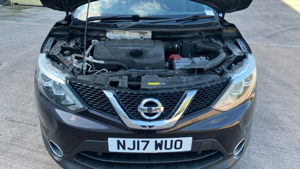 Nissan Qashqai 1.5 dCi N-Vision 5dr Diesel Hatchback - Image 8