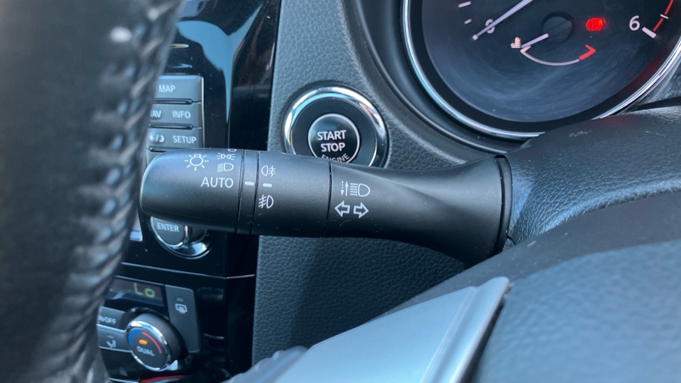 Nissan Qashqai 1.5 dCi N-Vision 5dr Diesel Hatchback - Image 33