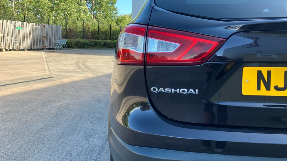 Nissan Qashqai 1.5 dCi N-Vision 5dr Diesel Hatchback - Image 55
