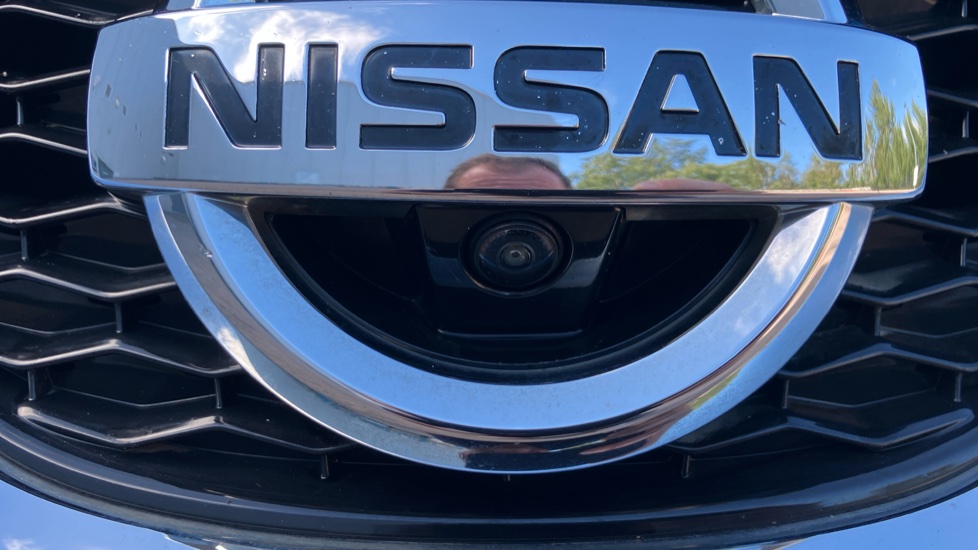 Nissan Qashqai 1.5 dCi N-Vision 5dr Diesel Hatchback - Image 62