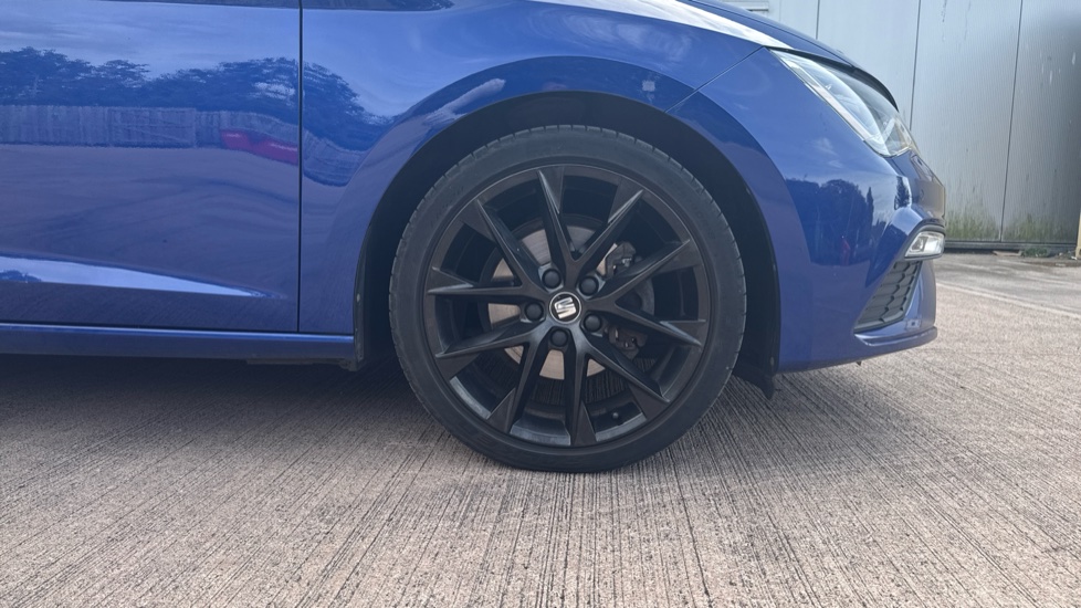 SEAT Leon 1.5 TSI EVO 150 FR Black Edition [EZ] 5dr Petrol Hatchback - Image 7