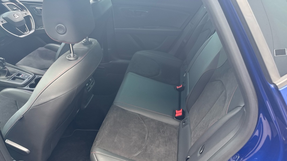 SEAT Leon 1.5 TSI EVO 150 FR Black Edition [EZ] 5dr Petrol Hatchback - Image 16