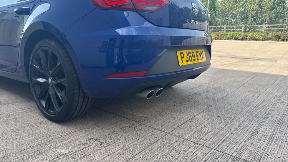 SEAT Leon 1.5 TSI EVO 150 FR Black Edition [EZ] 5dr Petrol Hatchback - Image 27