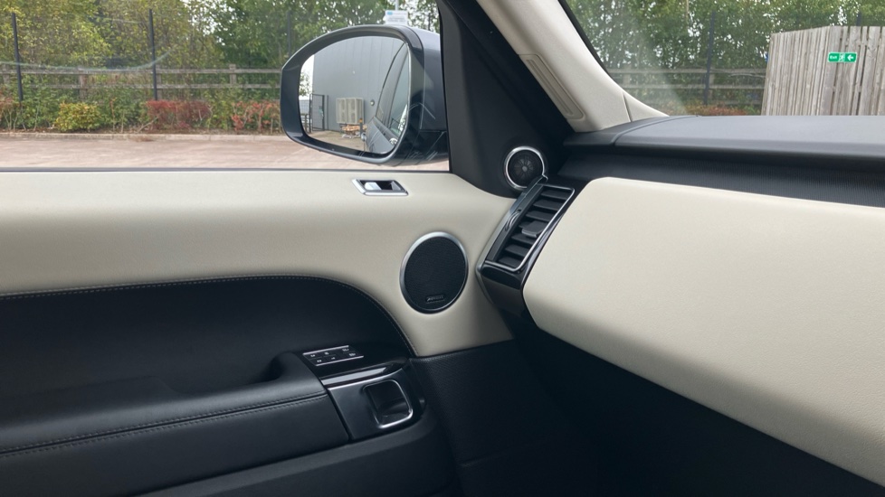 Land Rover Range Rover Sport 3.0 D300 HSE Silver 5dr Auto Diesel Estate - Image 26
