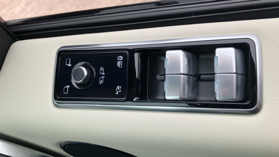 Land Rover Range Rover Sport 3.0 D300 HSE Silver 5dr Auto Diesel Estate - Image 37
