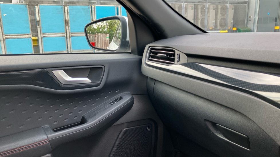 Ford Kuga 2.0 EcoBlue mHEV ST-Line 5dr Diesel Estate - Image 27