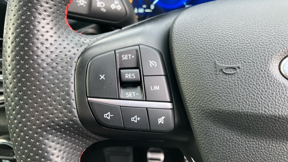 Ford Kuga 2.0 EcoBlue mHEV ST-Line 5dr Diesel Estate - Image 28