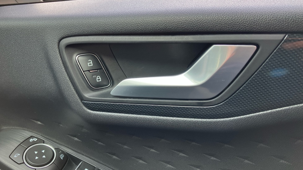Ford Kuga 2.0 EcoBlue mHEV ST-Line 5dr Diesel Estate - Image 35