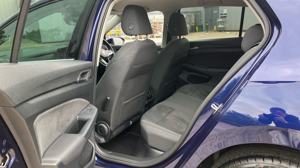 Volkswagen Golf 1.5 TSI Style Edition 5dr Petrol Hatchback - Image 16