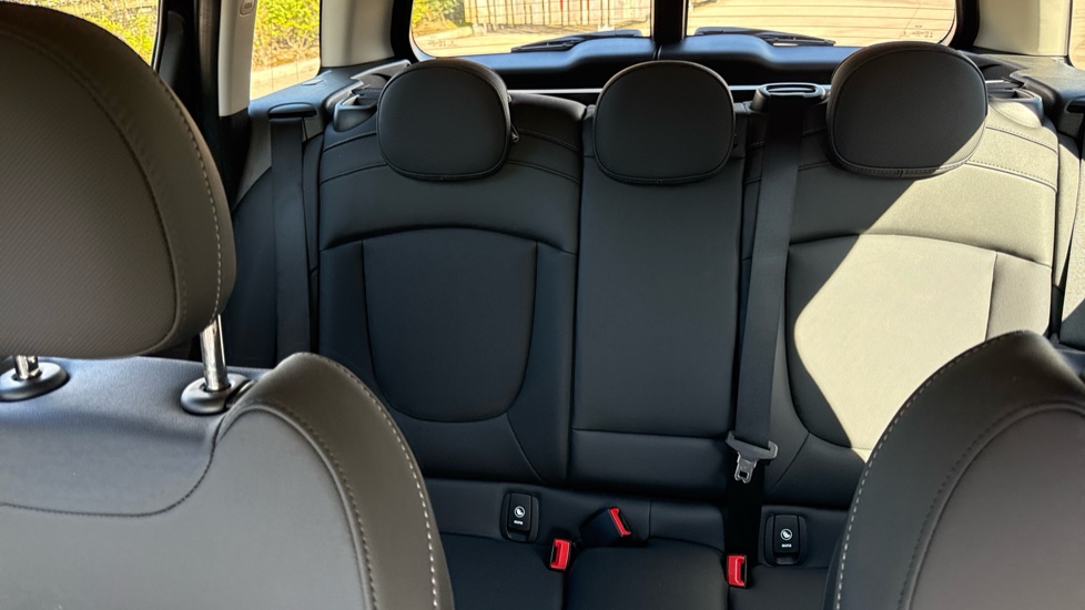 MINI Clubman 1.5 Cooper Classic 6dr Auto Petrol Estate - Image 15