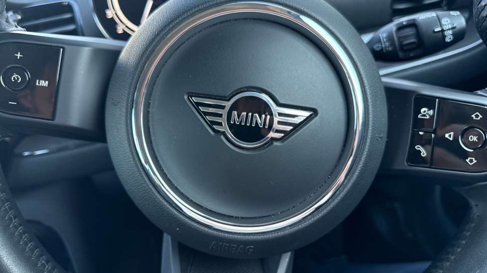 MINI Clubman 1.5 Cooper Classic 6dr Auto Petrol Estate - Image 27