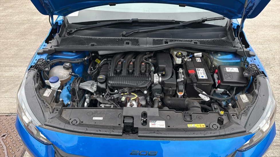 Peugeot 208 1.2 PureTech Active 5dr Petrol Hatchback - Image 8