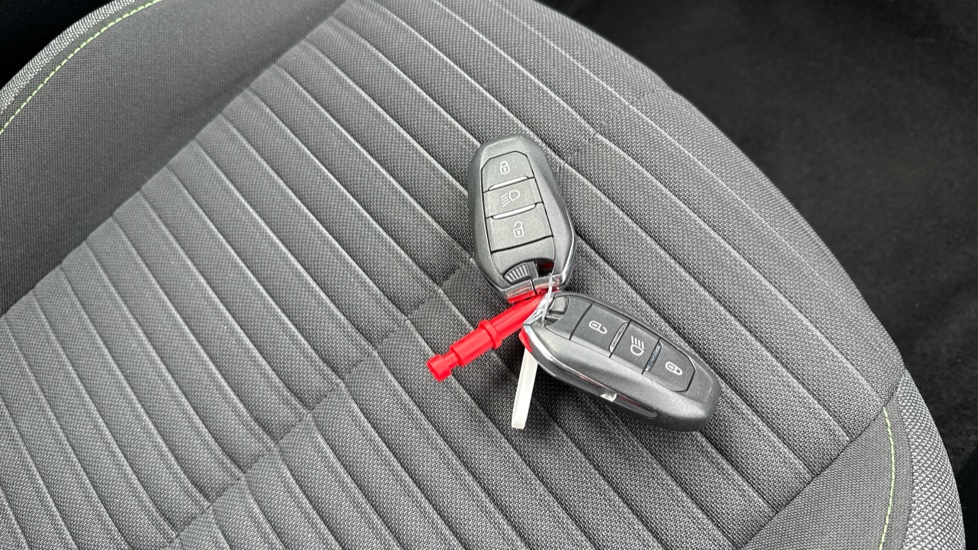 Peugeot 208 1.2 PureTech Active 5dr Petrol Hatchback - Image 19