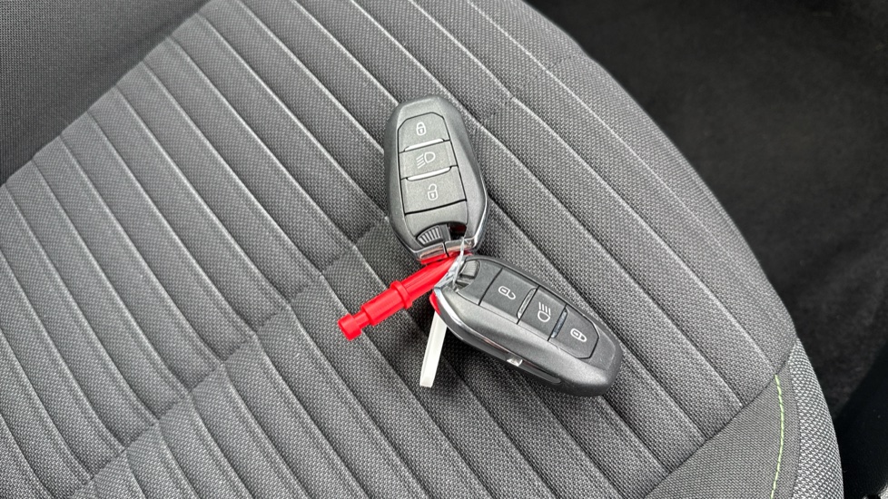 Peugeot 208 1.2 PureTech Active 5dr Petrol Hatchback - Image 20
