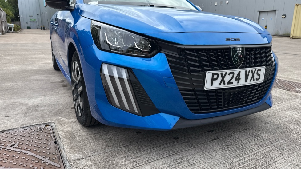 Peugeot 208 1.2 PureTech Active 5dr Petrol Hatchback - Image 33