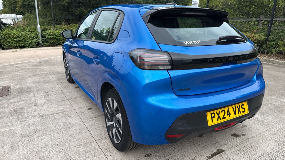 Peugeot 208 1.2 PureTech Active 5dr Petrol Hatchback - Image 35