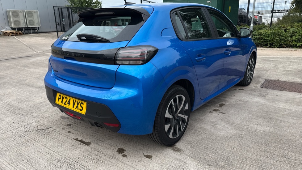 Peugeot 208 1.2 PureTech Active 5dr Petrol Hatchback - Image 36