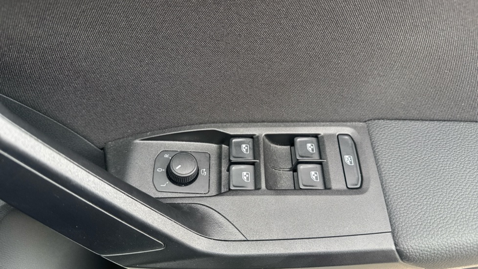 SEAT Arona 1.0 TSI 115 FR 5dr Petrol Hatchback - Image 31