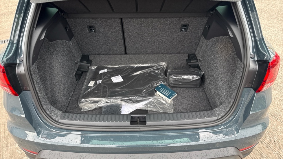 SEAT Arona 1.0 TSI 115 FR First Edition 5dr DSG Petrol Hatchback - Image 4