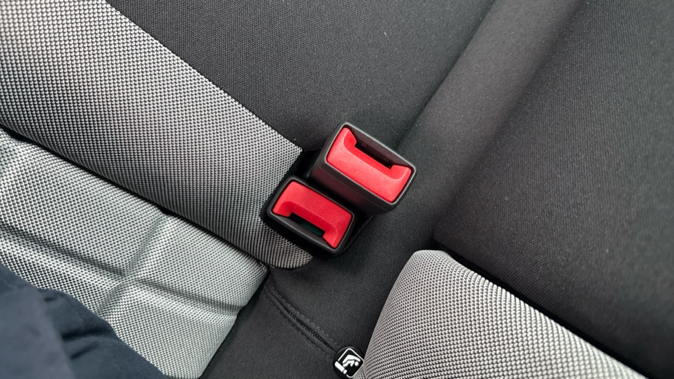 SEAT Arona 1.0 TSI 115 FR First Edition 5dr DSG Petrol Hatchback - Image 17