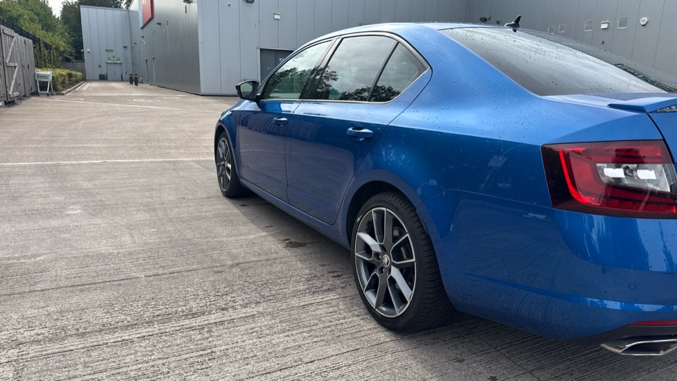 Skoda Octavia 2.0 TSI 245 vRS 5dr [Black Pack] Petrol Hatchback - Image 25