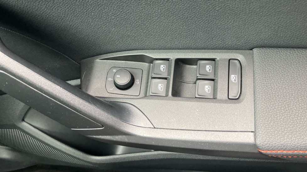 SEAT Arona 1.0 TSI 110 FR Sport 5dr DSG Petrol Hatchback - Image 38