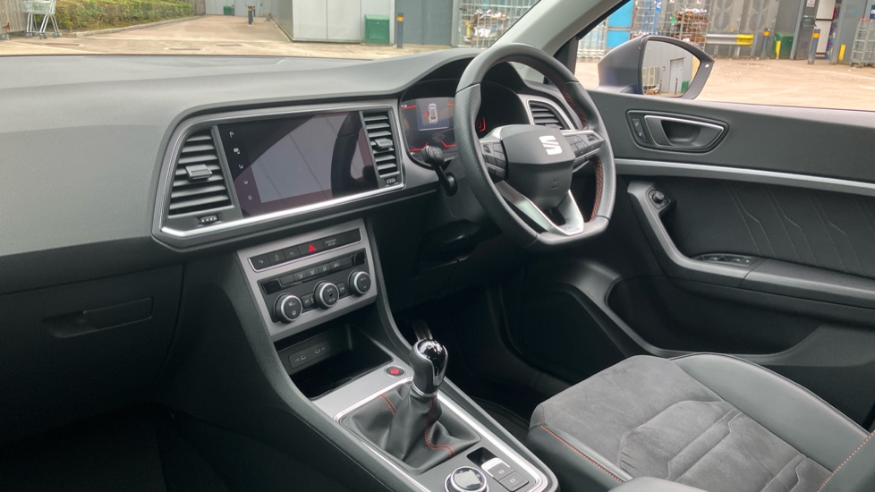 SEAT Ateca 1.5 TSI EVO FR 5dr Petrol Estate - Image 9